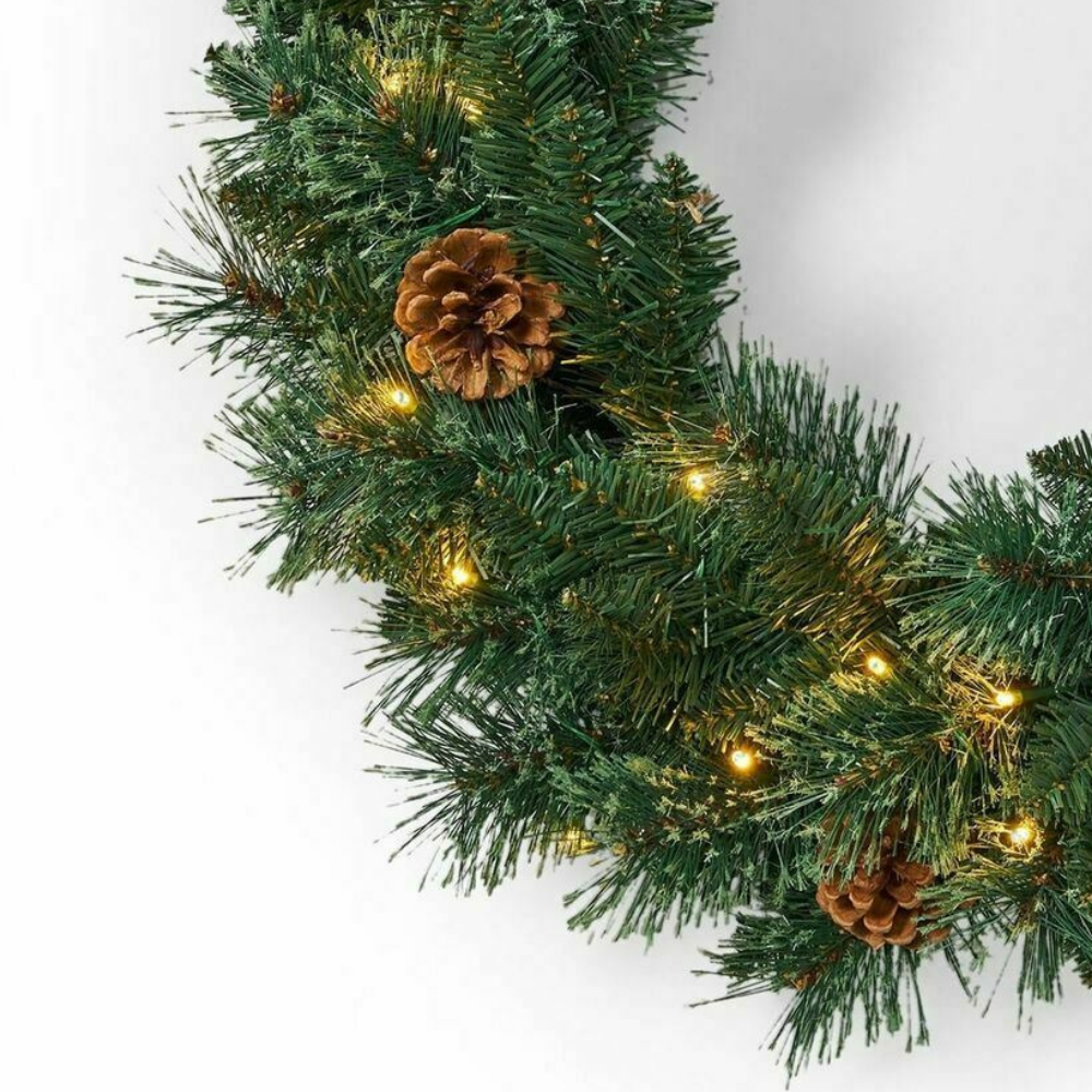 Decorative Pre-Lighted Pine Christmas Wreath 24 in